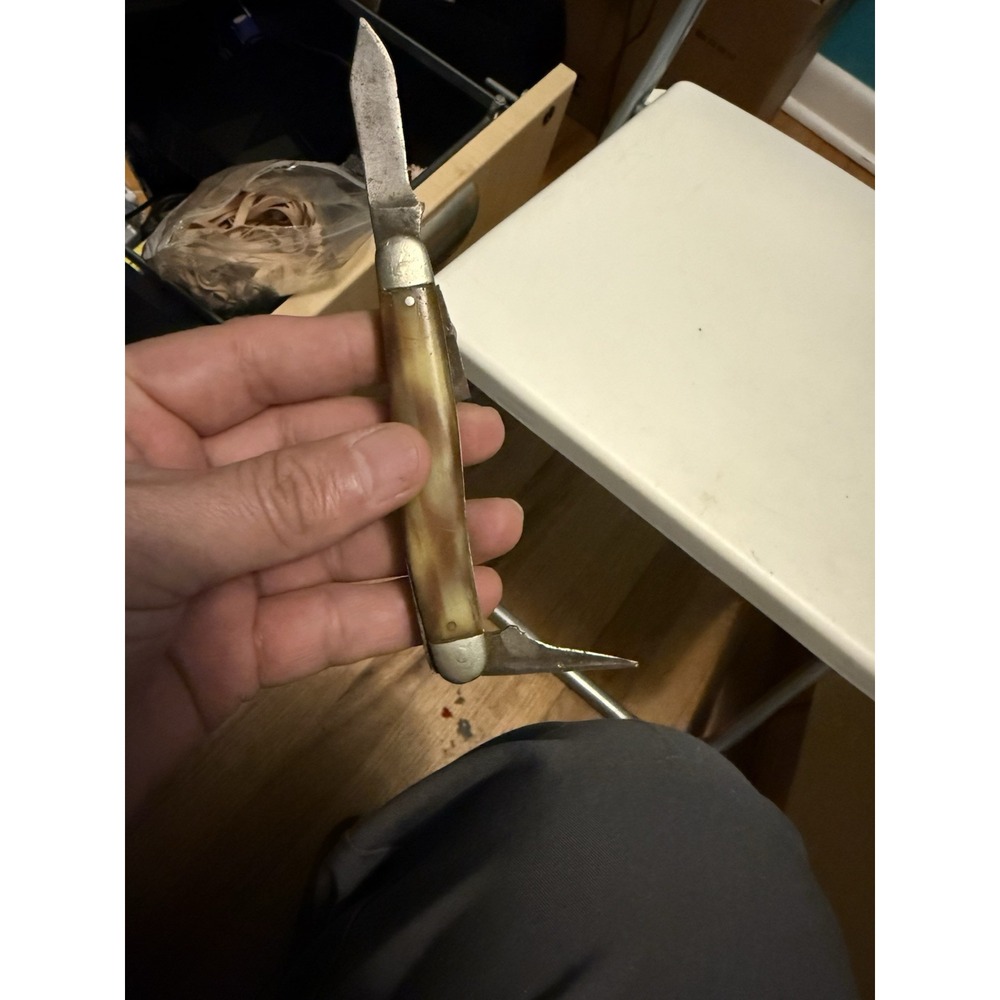 Wards Knife , 3 Blade , One‎ Is Broken